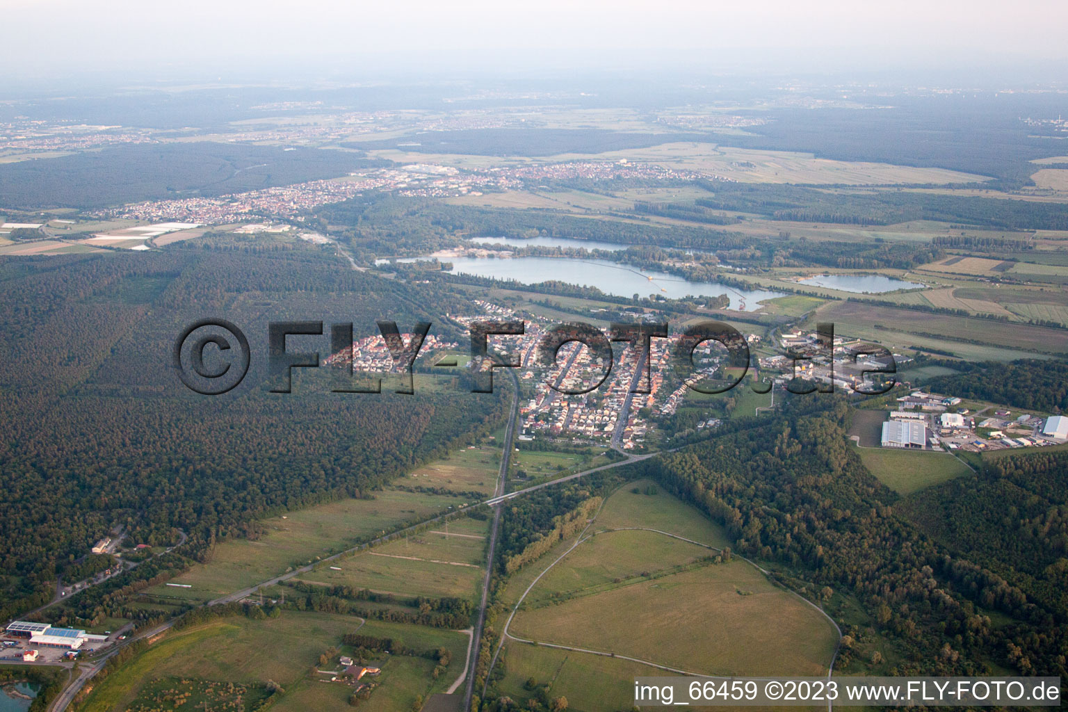 Philippsburg dans le département Bade-Wurtemberg, Allemagne vu d'un drone