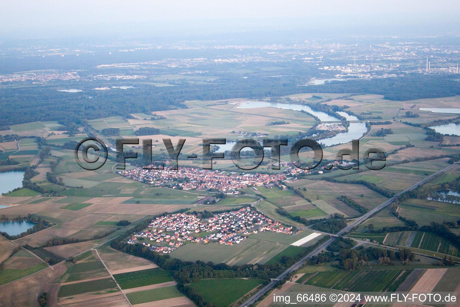 Neupotz dans le département Rhénanie-Palatinat, Allemagne vue du ciel