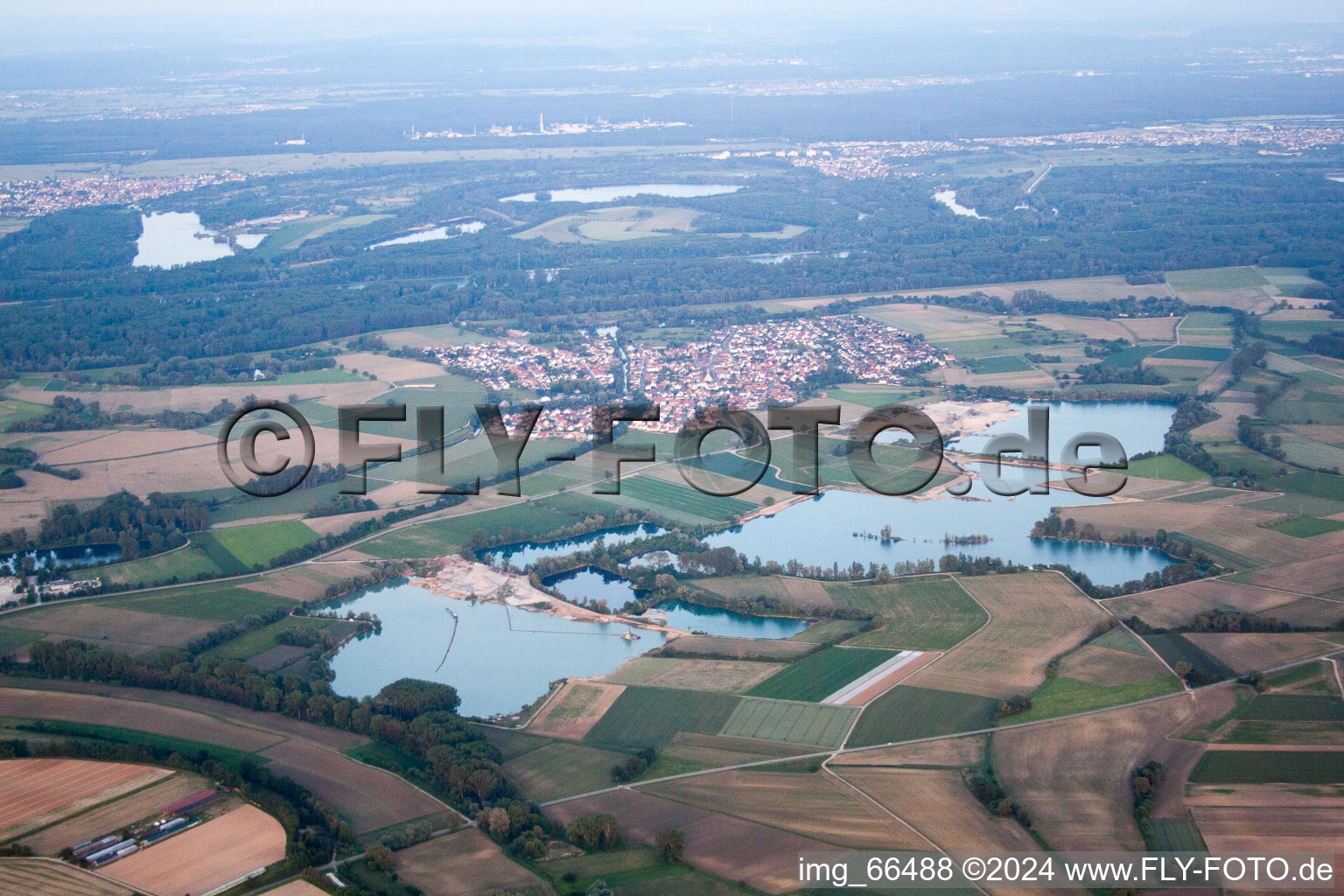 Vue oblique de Leimersheim dans le département Rhénanie-Palatinat, Allemagne