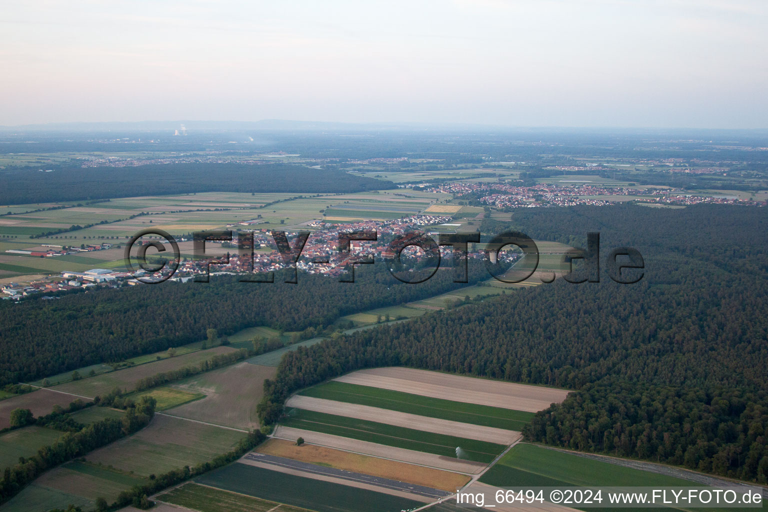 Hatzenbühl dans le département Rhénanie-Palatinat, Allemagne hors des airs