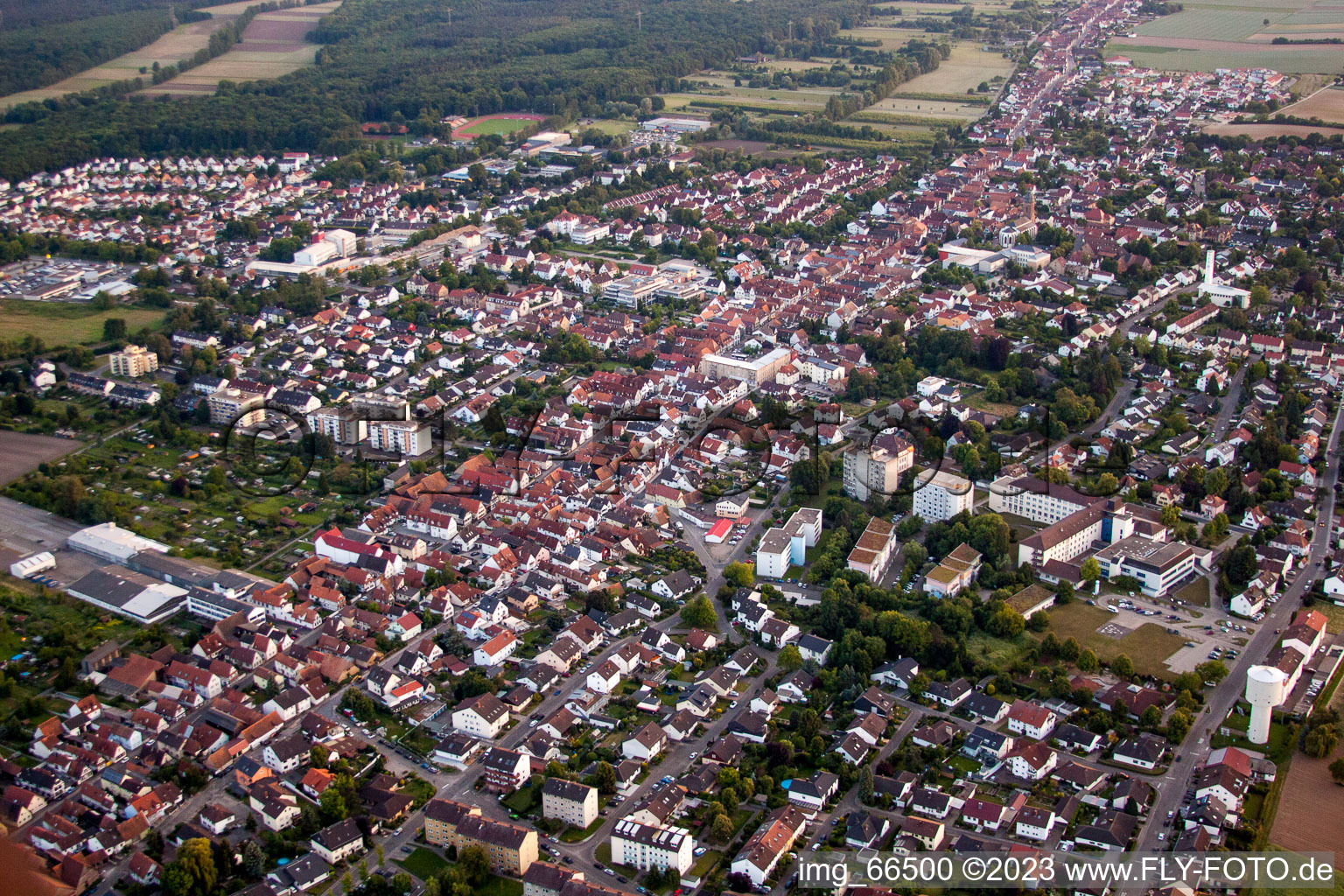 Kandel dans le département Rhénanie-Palatinat, Allemagne depuis l'avion