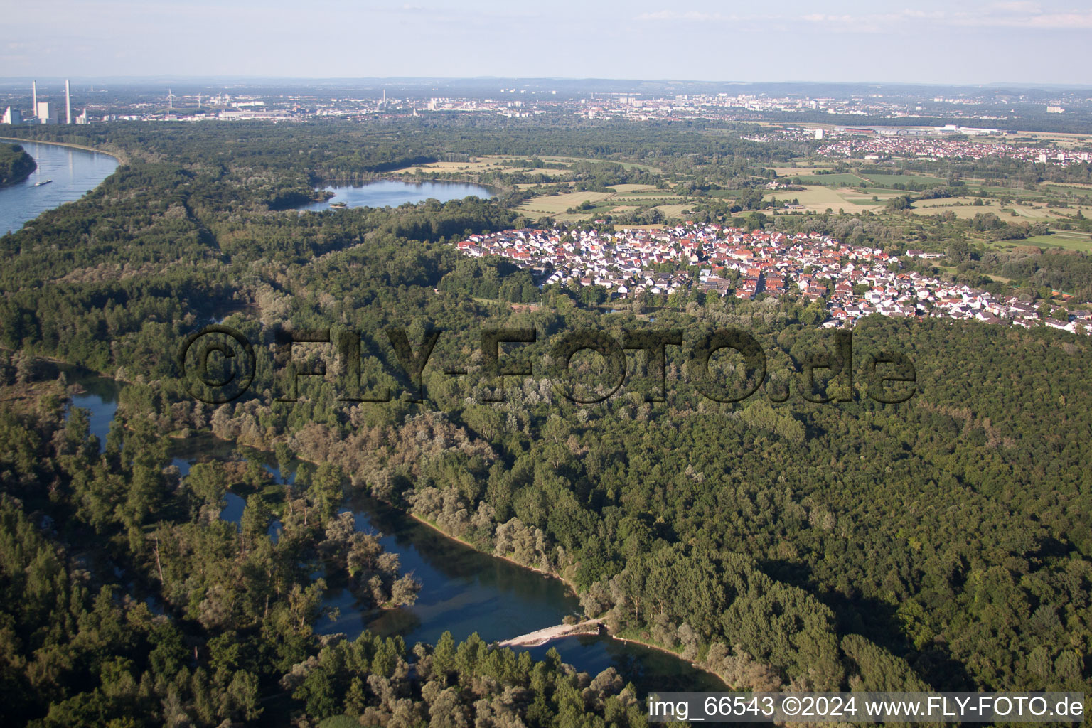 Vue aérienne de Au am Rhein dans le département Bade-Wurtemberg, Allemagne