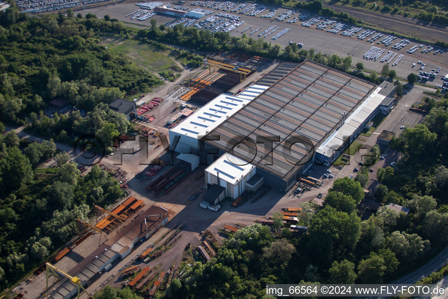 L'industrie sur le Rhin à Lauterbourg dans le département Bas Rhin, France d'en haut