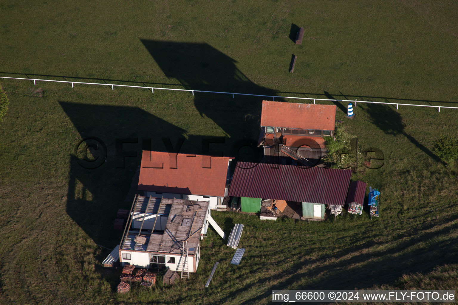 Vue oblique de Haras de la Née à Neewiller-près-Lauterbourg dans le département Bas Rhin, France