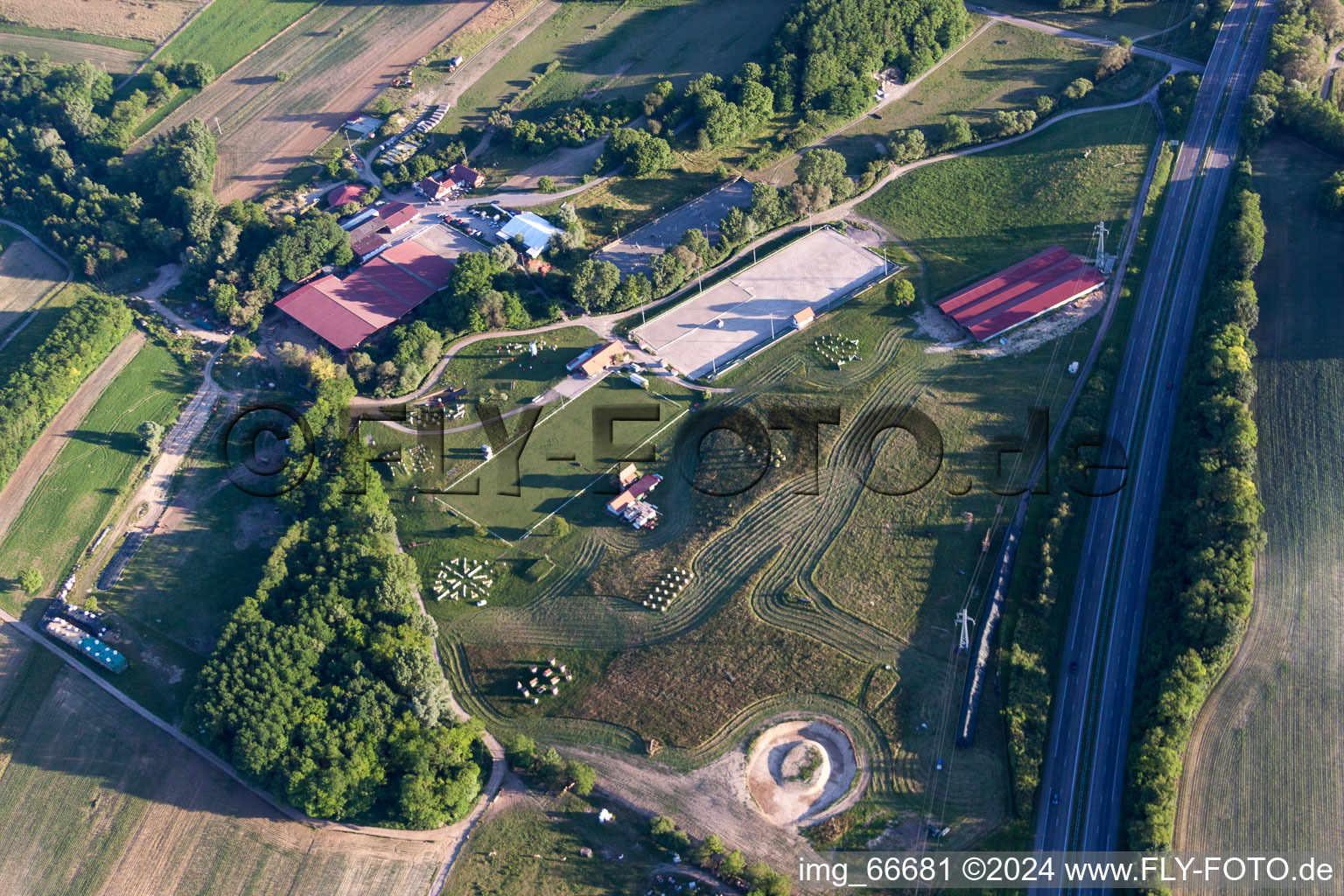 Image drone de Haras de la Née à Neewiller-près-Lauterbourg dans le département Bas Rhin, France