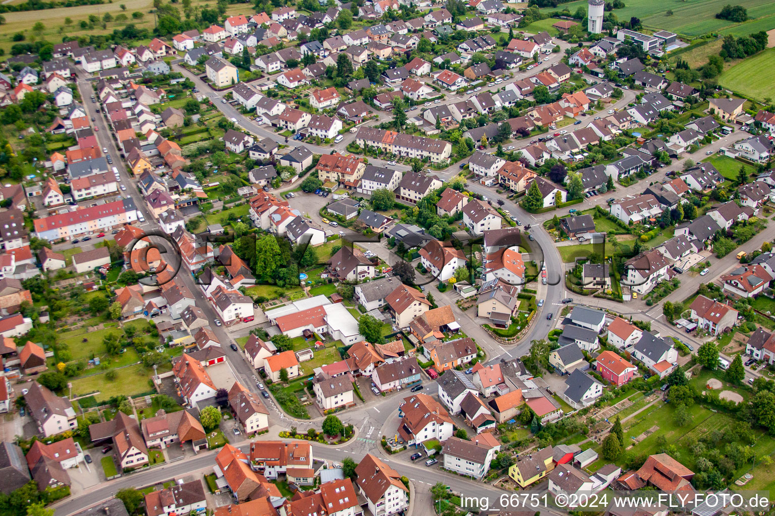 Vue aérienne de Quartier Spielberg in Karlsbad dans le département Bade-Wurtemberg, Allemagne