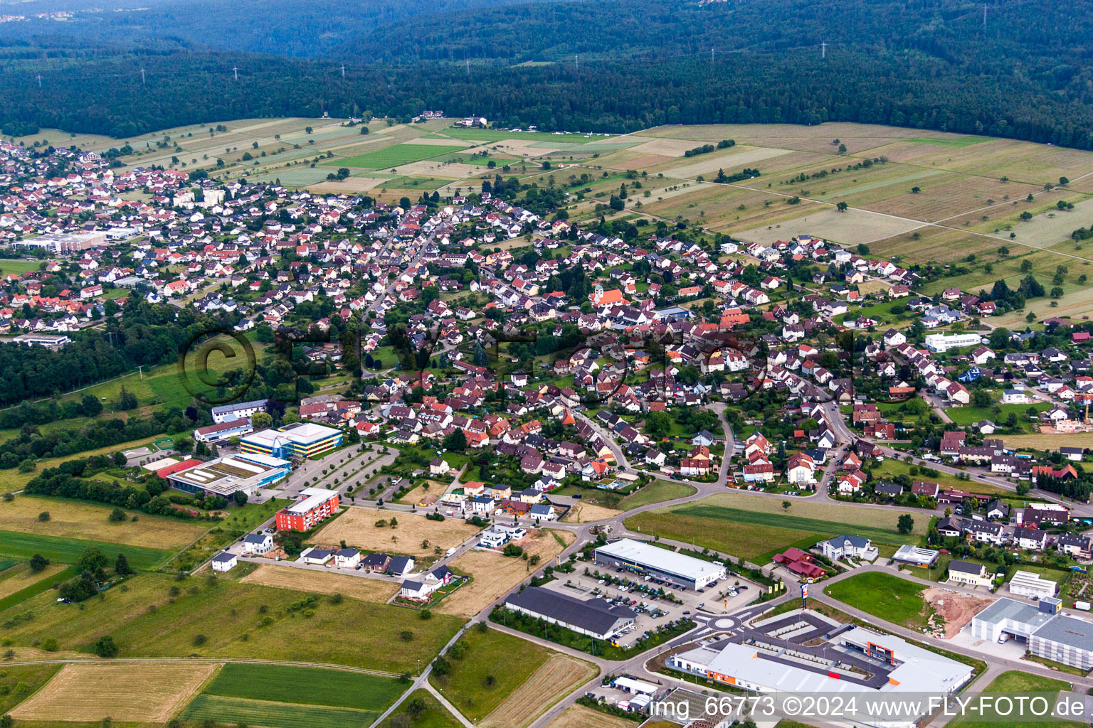 Vue aérienne de Quartier Conweiler in Straubenhardt dans le département Bade-Wurtemberg, Allemagne