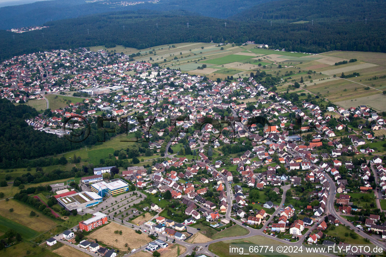 Vue aérienne de Quartier Conweiler in Straubenhardt dans le département Bade-Wurtemberg, Allemagne