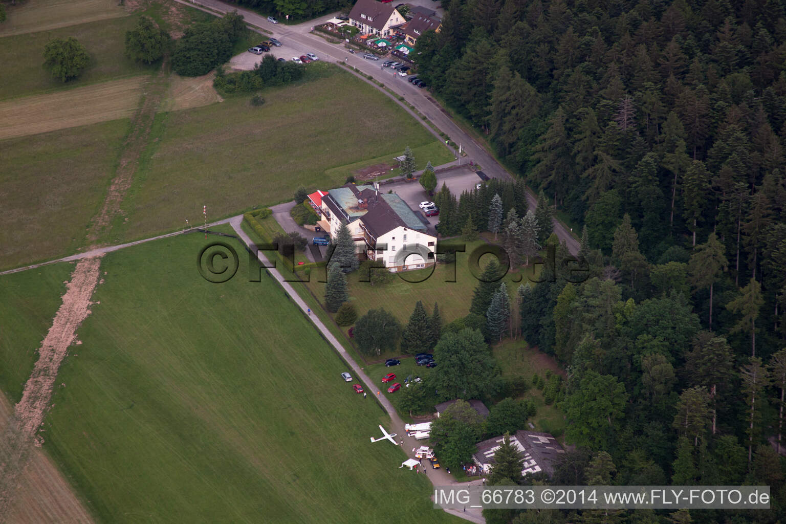 Vue aérienne de Schwann, Hôtel Adlerhof à le quartier Conweiler in Straubenhardt dans le département Bade-Wurtemberg, Allemagne