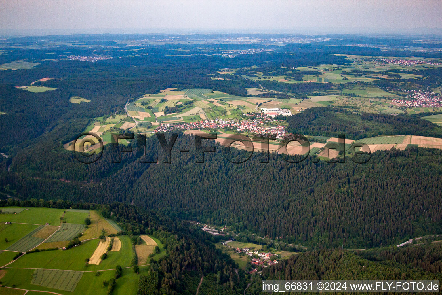 Vue aérienne de Schönbronn dans le département Bade-Wurtemberg, Allemagne