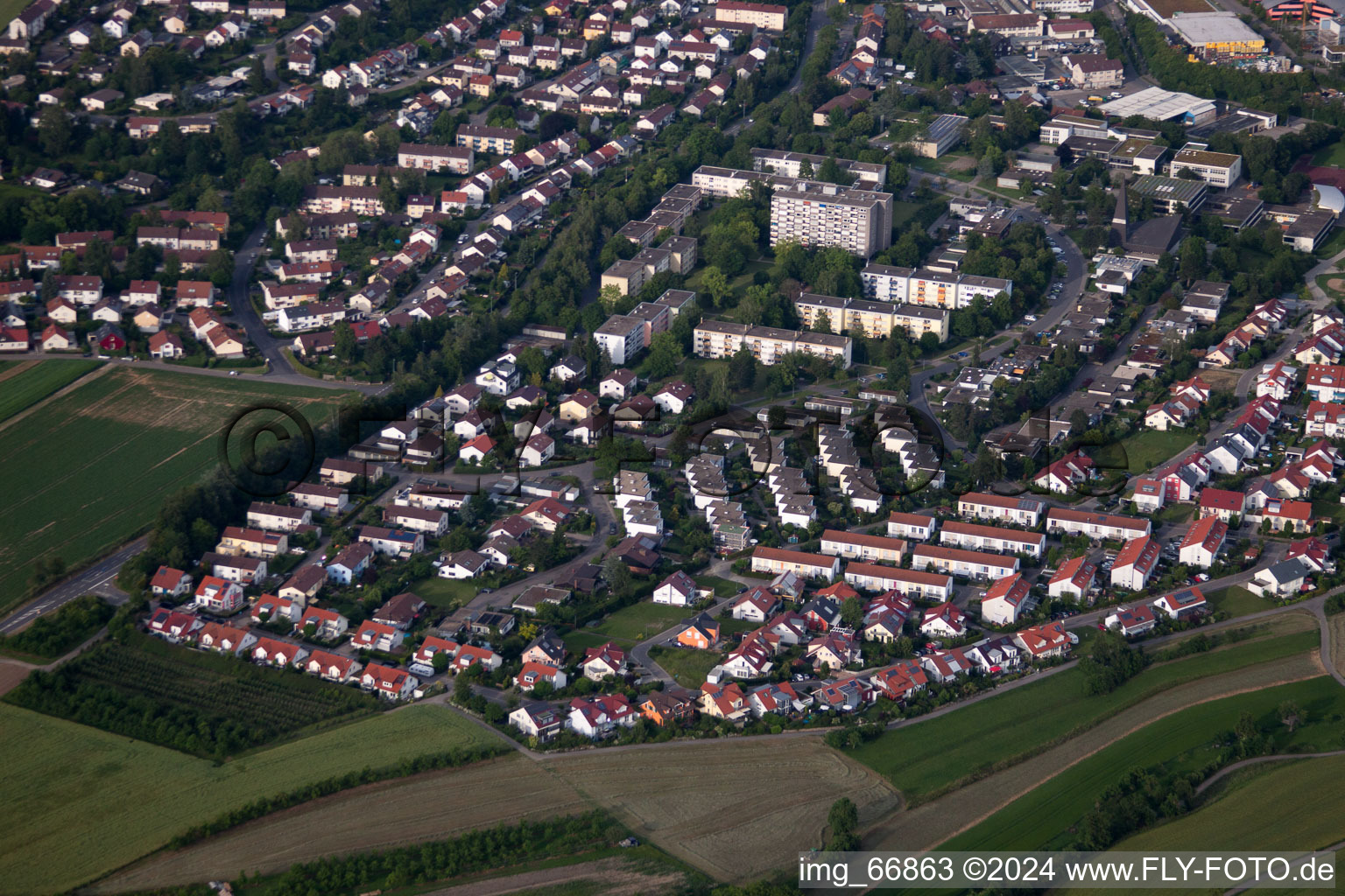 Vue aérienne de Berlinder Straße à Herrenberg dans le département Bade-Wurtemberg, Allemagne