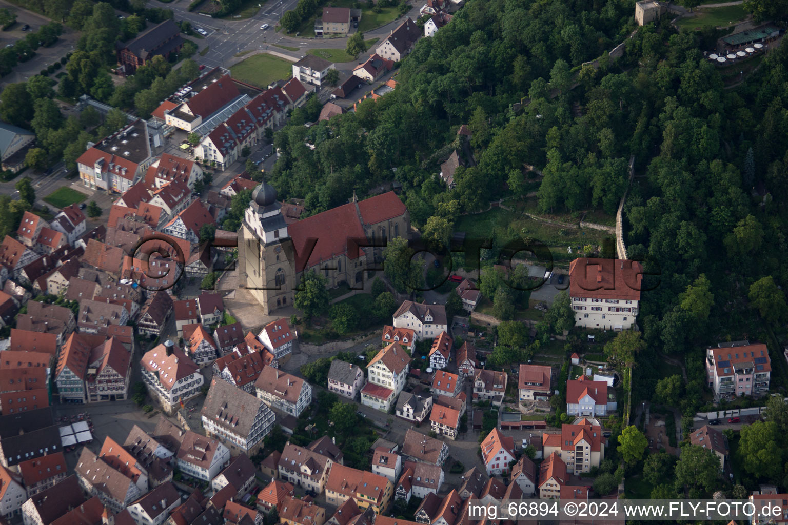 Vue aérienne de Ruelle de l'Église à Herrenberg dans le département Bade-Wurtemberg, Allemagne