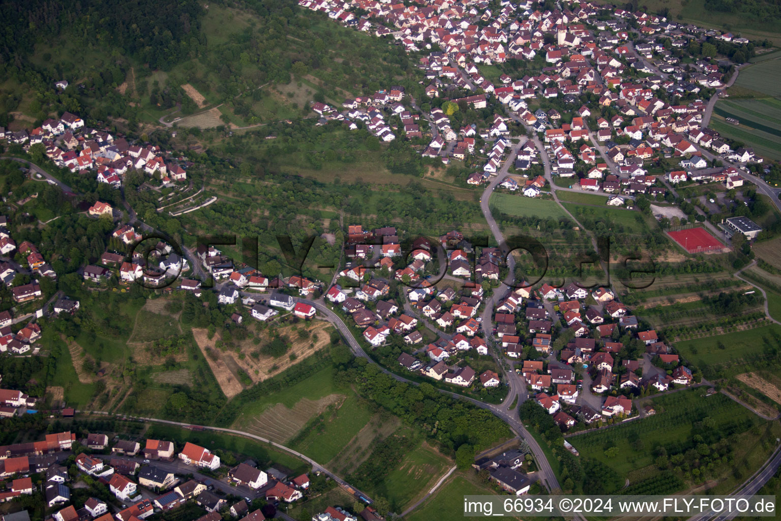 Vue aérienne de De l'ouest à le quartier Mönchberg in Herrenberg dans le département Bade-Wurtemberg, Allemagne