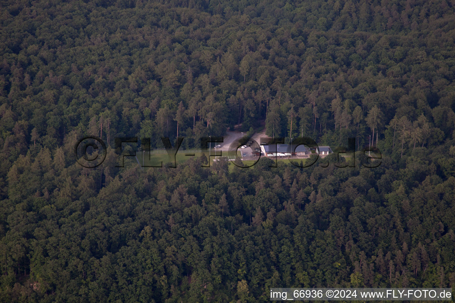 Vue aérienne de VM Mönchberg à le quartier Mönchberg in Herrenberg dans le département Bade-Wurtemberg, Allemagne