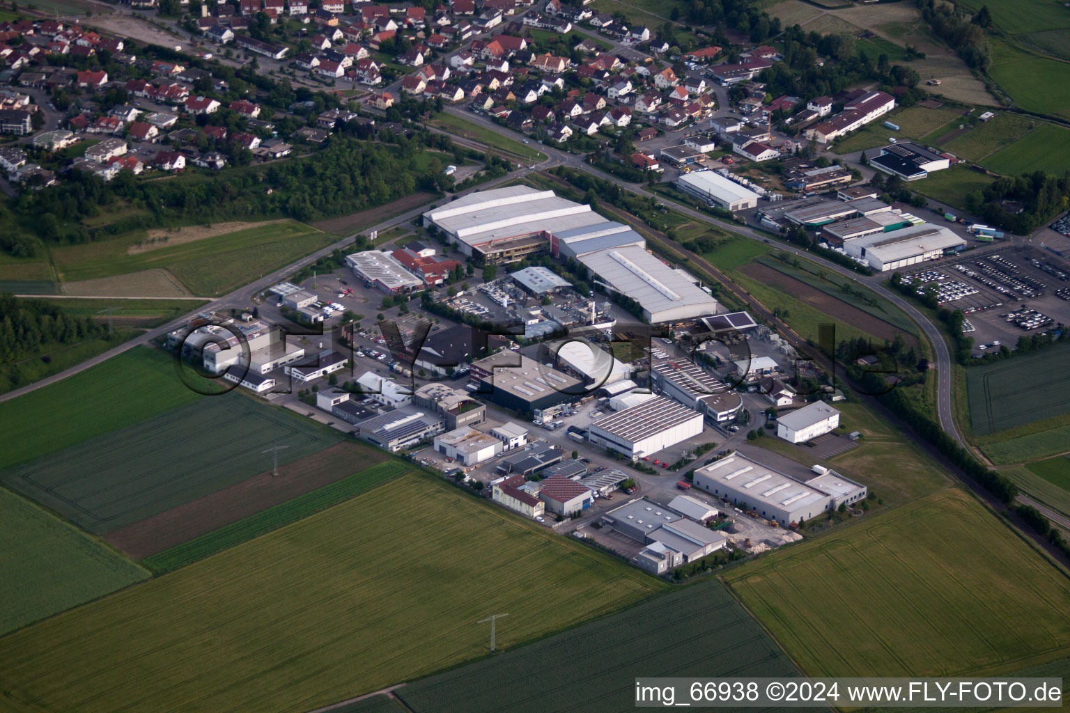 Vue aérienne de Zone industrielle de Hagenring à le quartier Altingen in Ammerbuch dans le département Bade-Wurtemberg, Allemagne