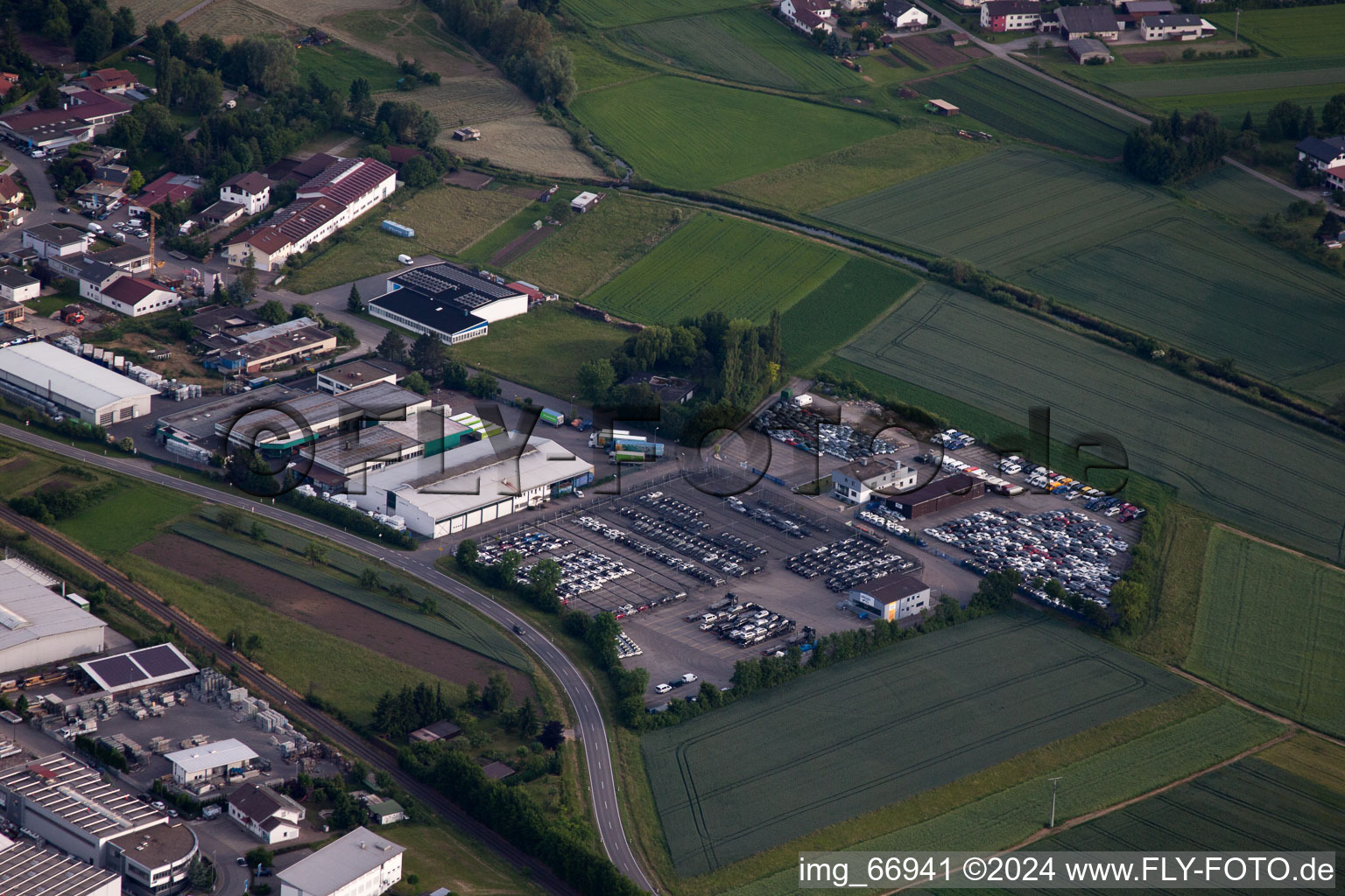 Vue aérienne de Gross GmbH à le quartier Altingen in Ammerbuch dans le département Bade-Wurtemberg, Allemagne