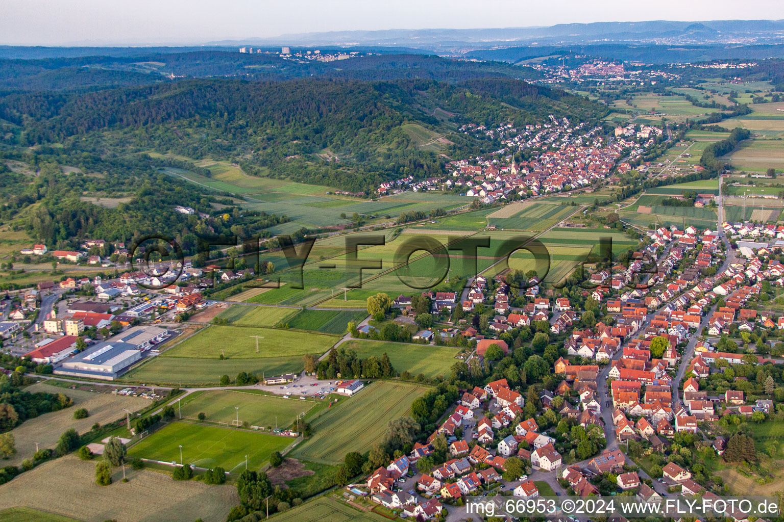 Vue aérienne de De l'ouest à le quartier Pfäffingen in Ammerbuch dans le département Bade-Wurtemberg, Allemagne