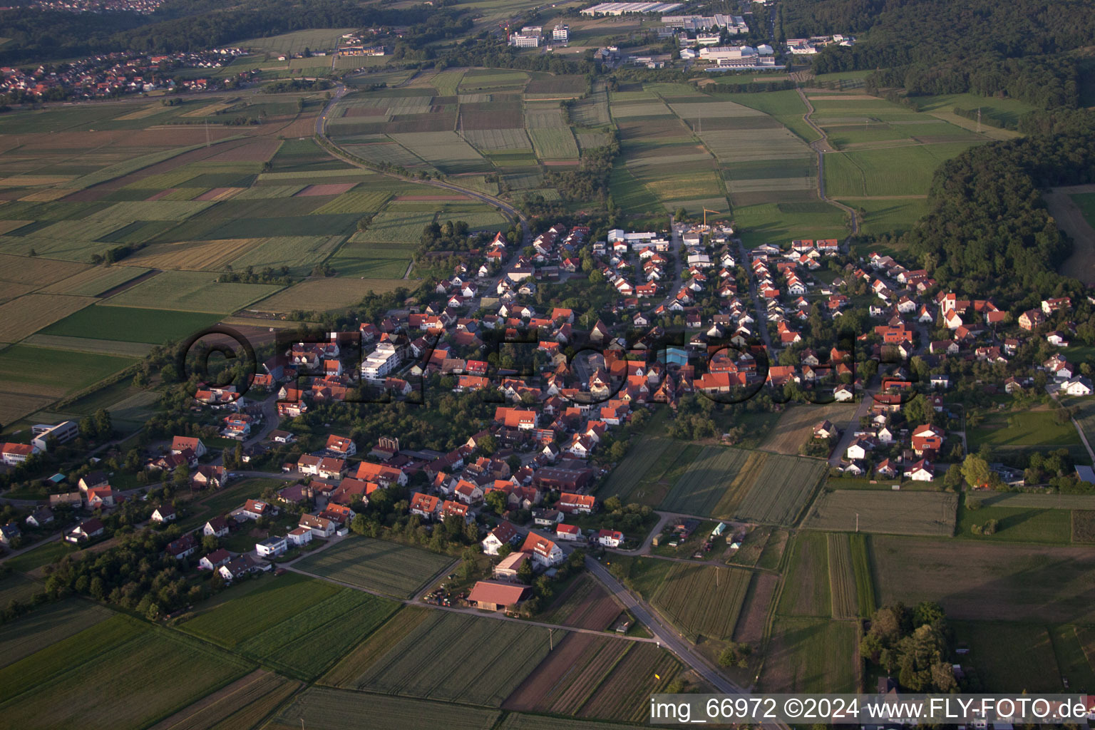 Vue aérienne de Champs agricoles et surfaces utilisables à le quartier Immenhausen in Kusterdingen dans le département Bade-Wurtemberg, Allemagne