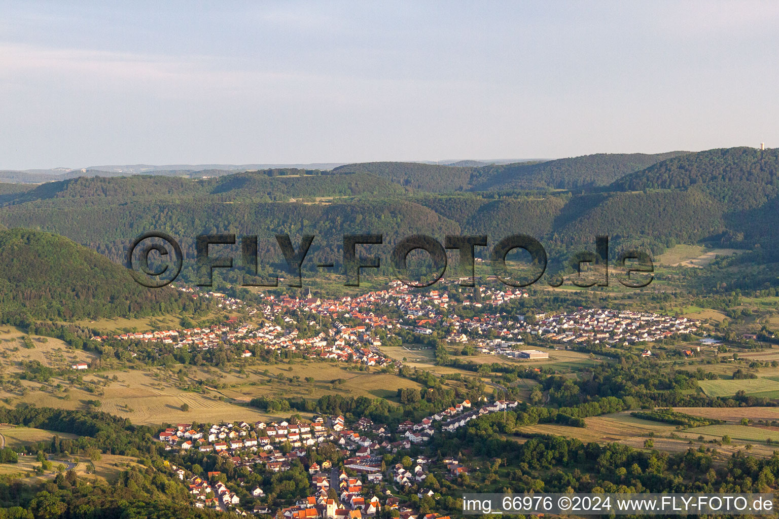 Vue aérienne de Quartier Gönningen in Reutlingen dans le département Bade-Wurtemberg, Allemagne