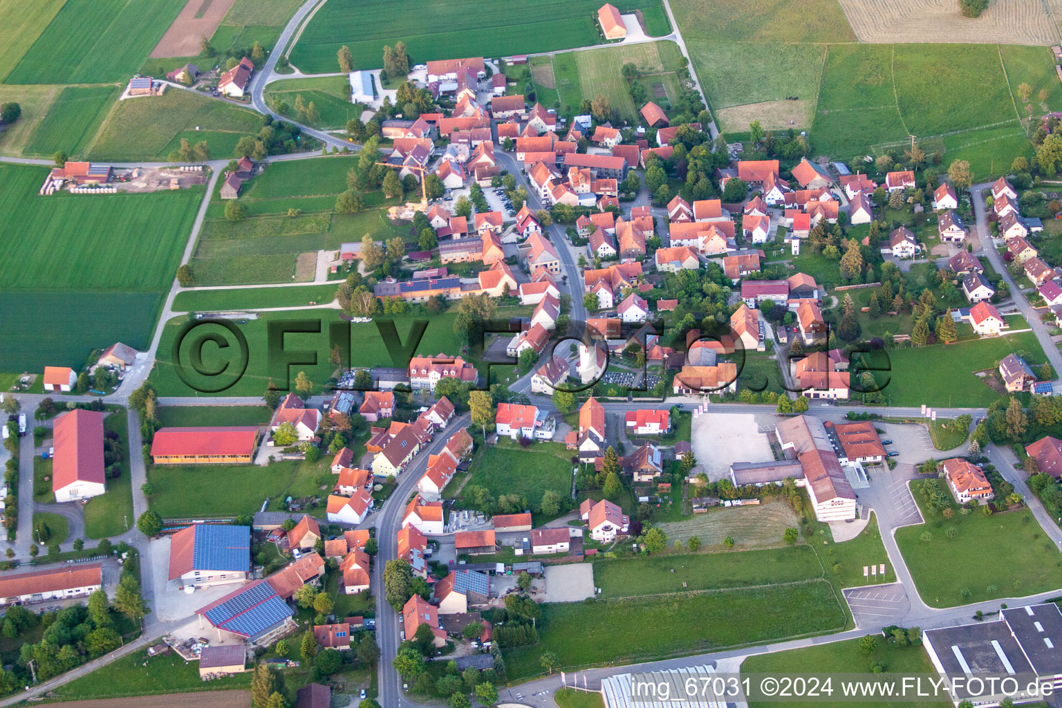 Vue aérienne de Quartier Ödenwaldstetten in Hohenstein dans le département Bade-Wurtemberg, Allemagne