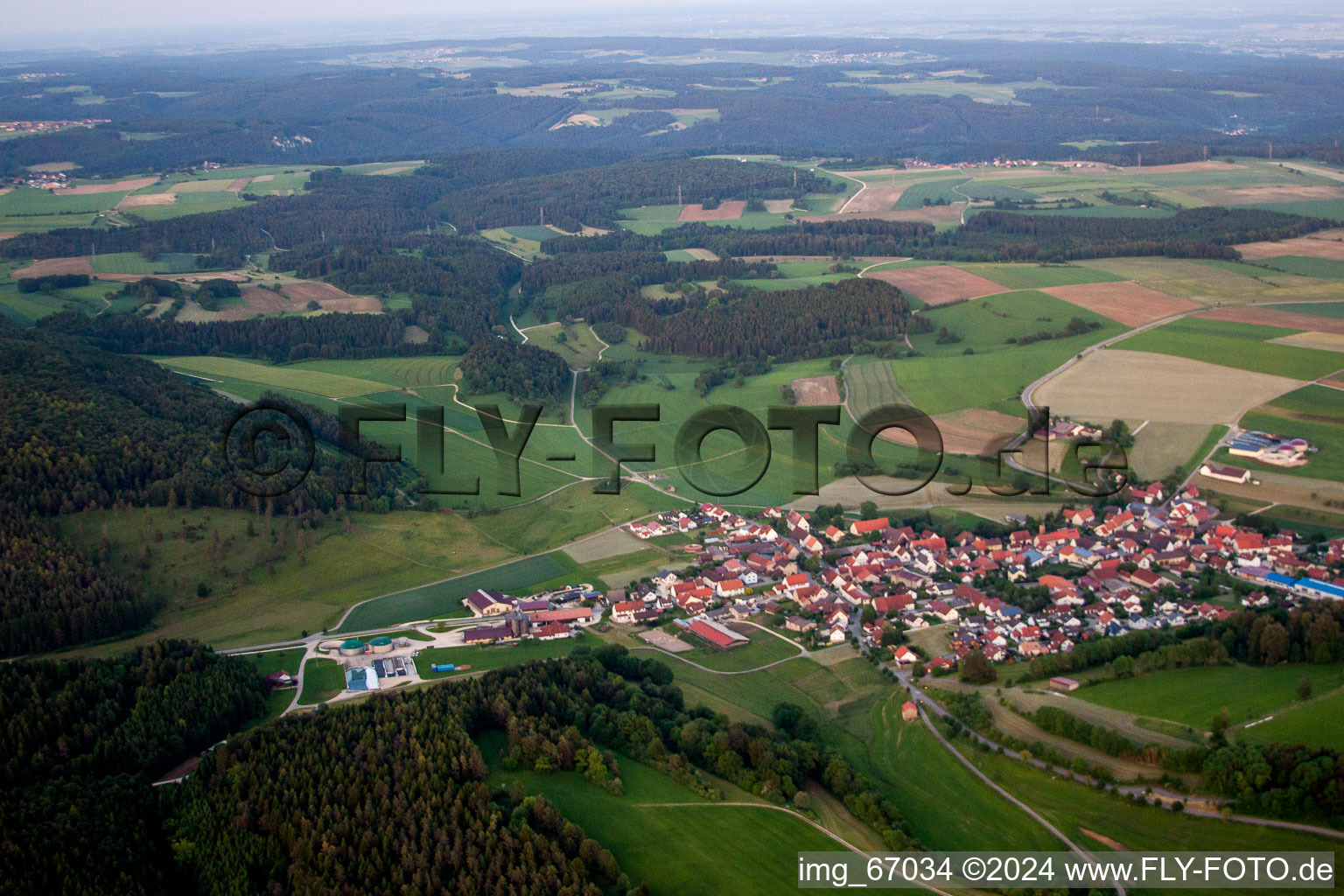 Vue aérienne de Quartier Ehestetten in Hayingen dans le département Bade-Wurtemberg, Allemagne