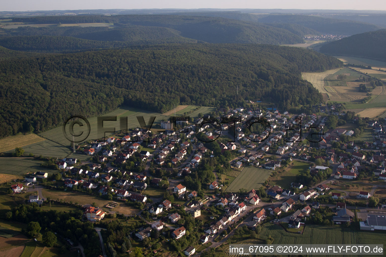 Vue aérienne de Quartier de Pfraunstetten à le quartier Kleinallmendingen in Allmendingen dans le département Bade-Wurtemberg, Allemagne