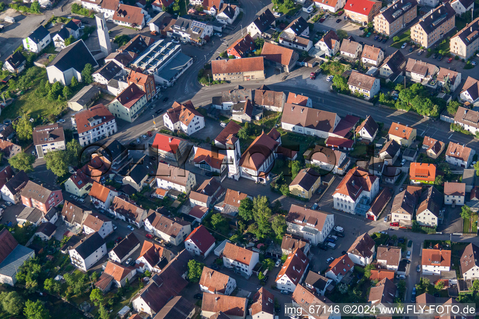 Vue aérienne de Rue Haupt à le quartier Gerhausen in Blaubeuren dans le département Bade-Wurtemberg, Allemagne