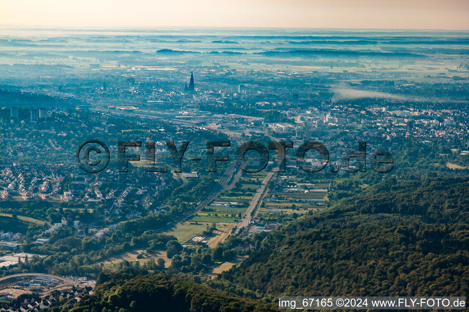 Vue aérienne de De l'ouest à le quartier Söflingen in Ulm dans le département Bade-Wurtemberg, Allemagne