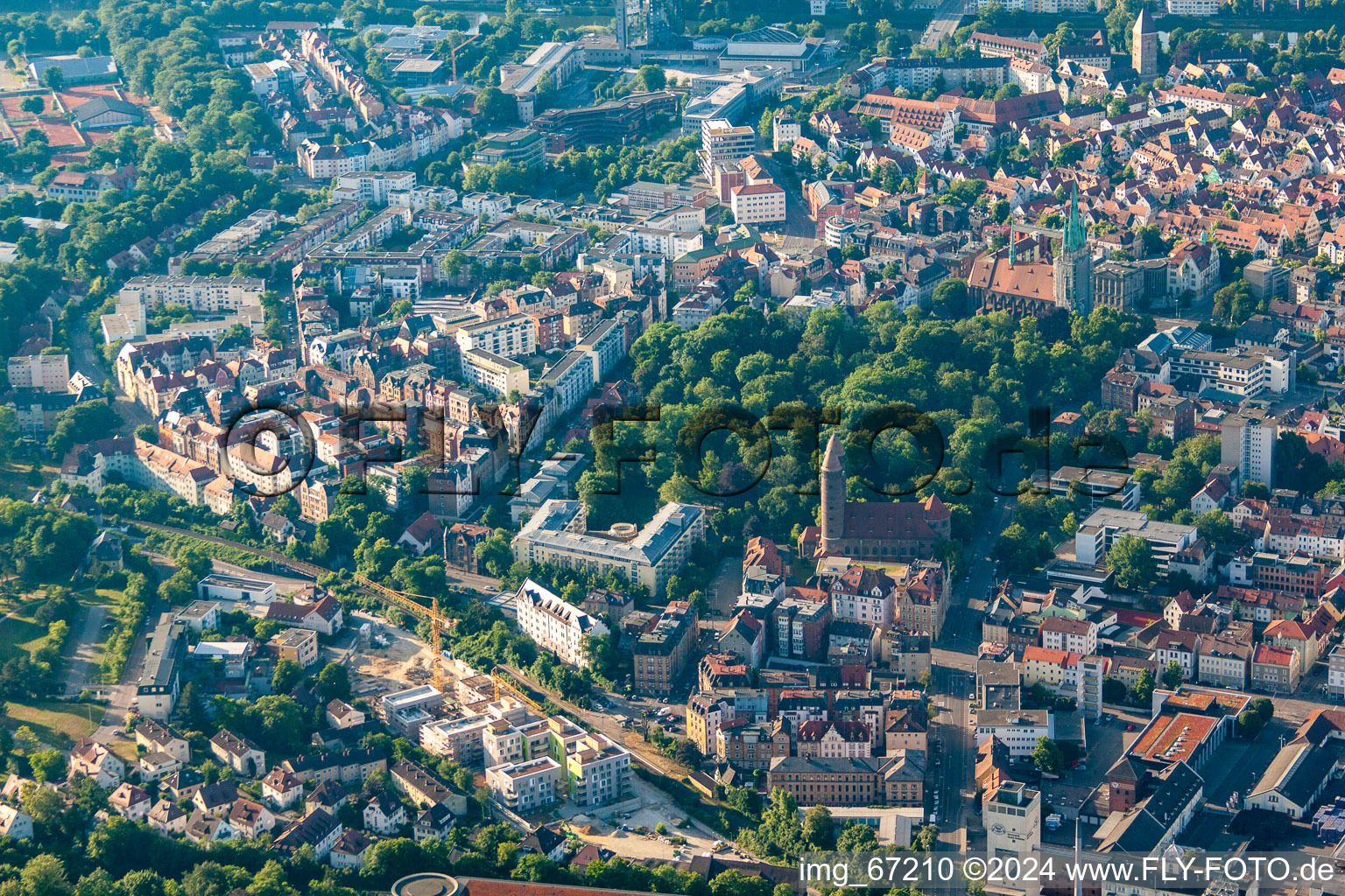 Vue aérienne de Vieux cimetière à le quartier Mitte in Ulm dans le département Bade-Wurtemberg, Allemagne