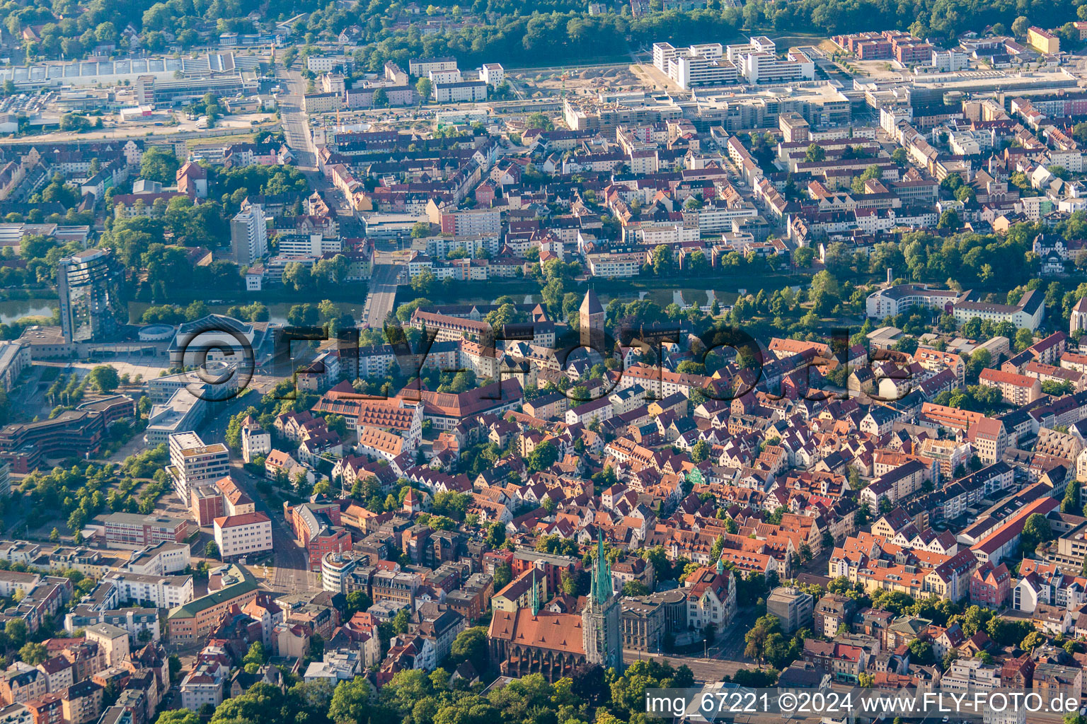 Vue aérienne de Vieille ville Est à le quartier Mitte in Ulm dans le département Bade-Wurtemberg, Allemagne