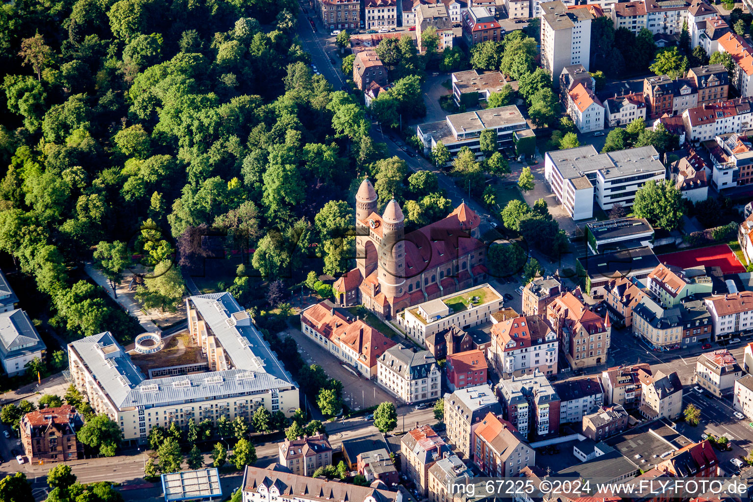 Vue aérienne de L'église de Paul à le quartier Mitte in Ulm dans le département Bade-Wurtemberg, Allemagne