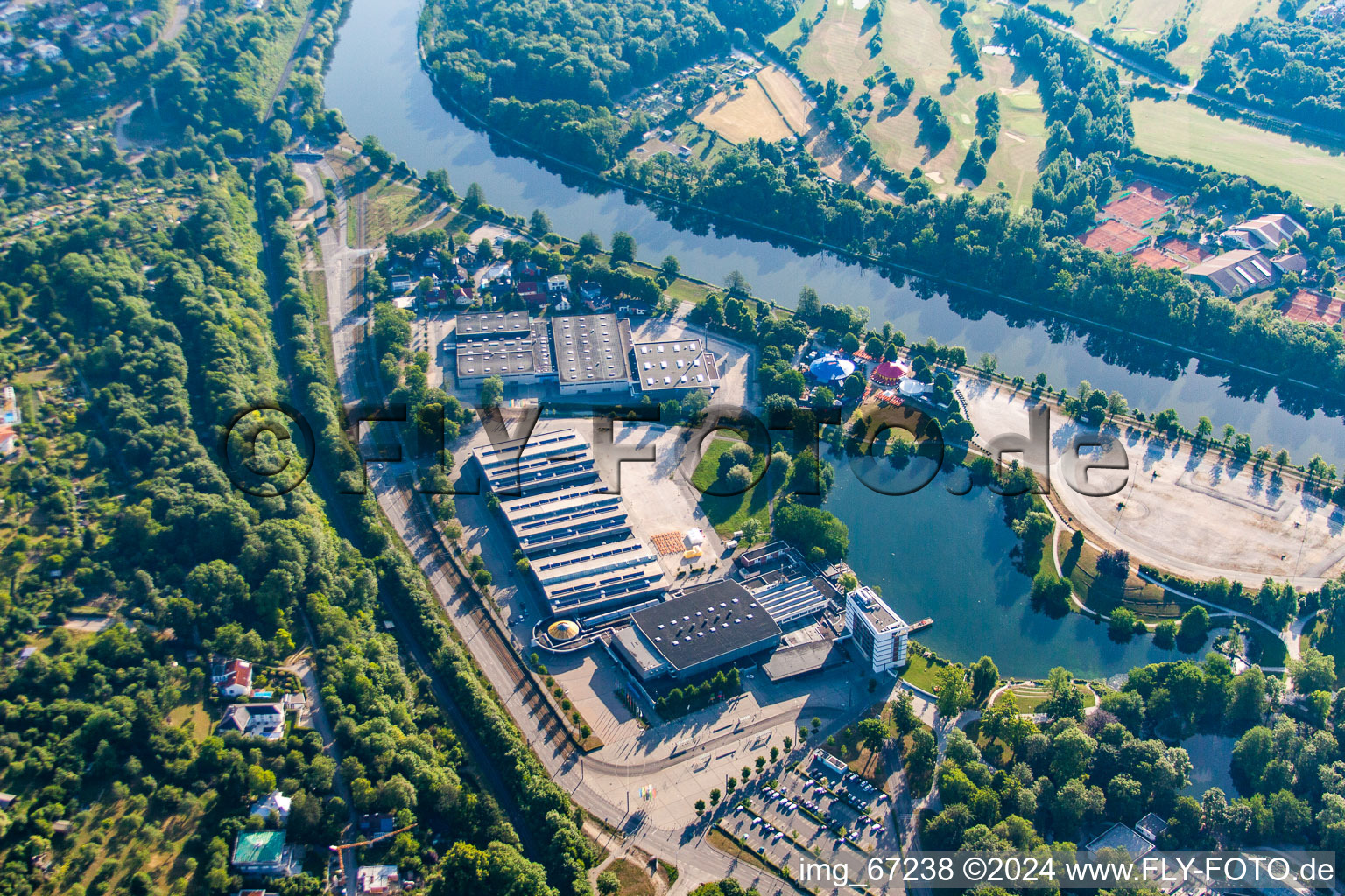 Vue aérienne de Salon à Unterer Ausee à le quartier Oststadt in Ulm dans le département Bade-Wurtemberg, Allemagne