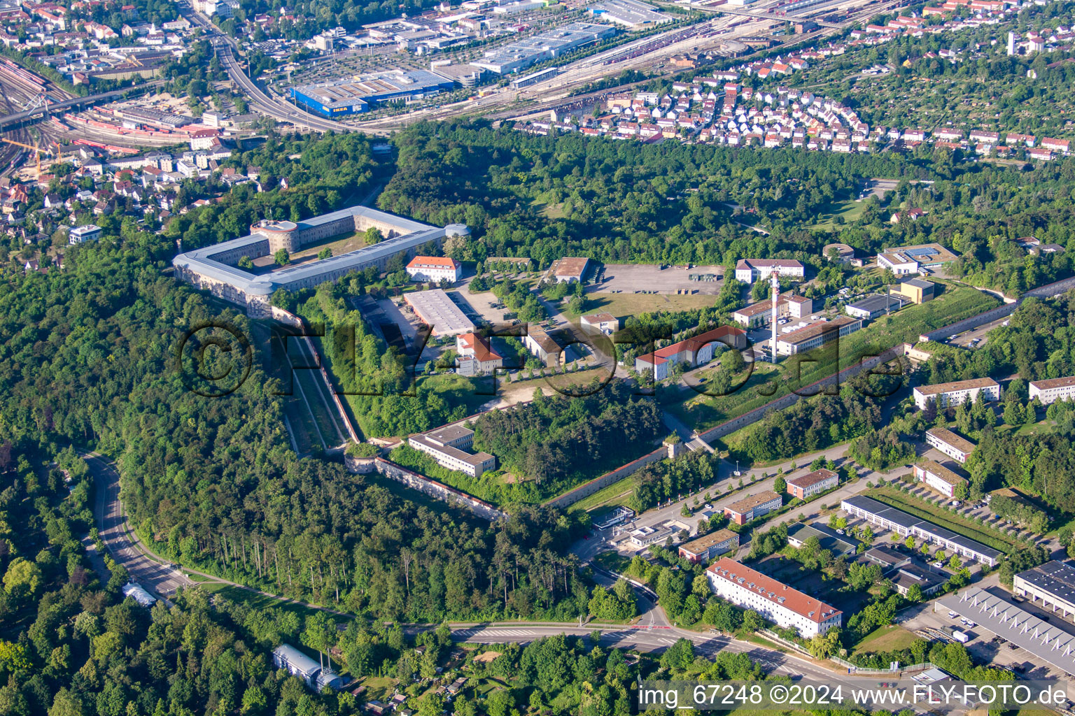 Vue oblique de Ensemble du château de la Veste Wilhelmsburg (Œuvre XII) à le quartier Mitte in Ulm dans le département Bade-Wurtemberg, Allemagne