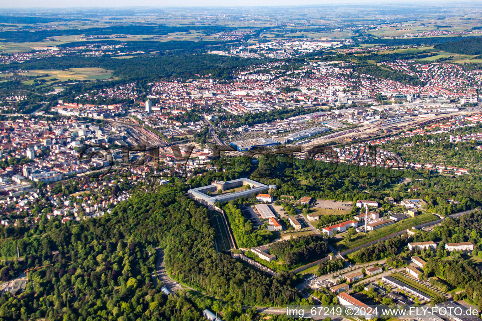 Vue aérienne de Wilhelmsburg du nord-est à le quartier Mitte in Ulm dans le département Bade-Wurtemberg, Allemagne