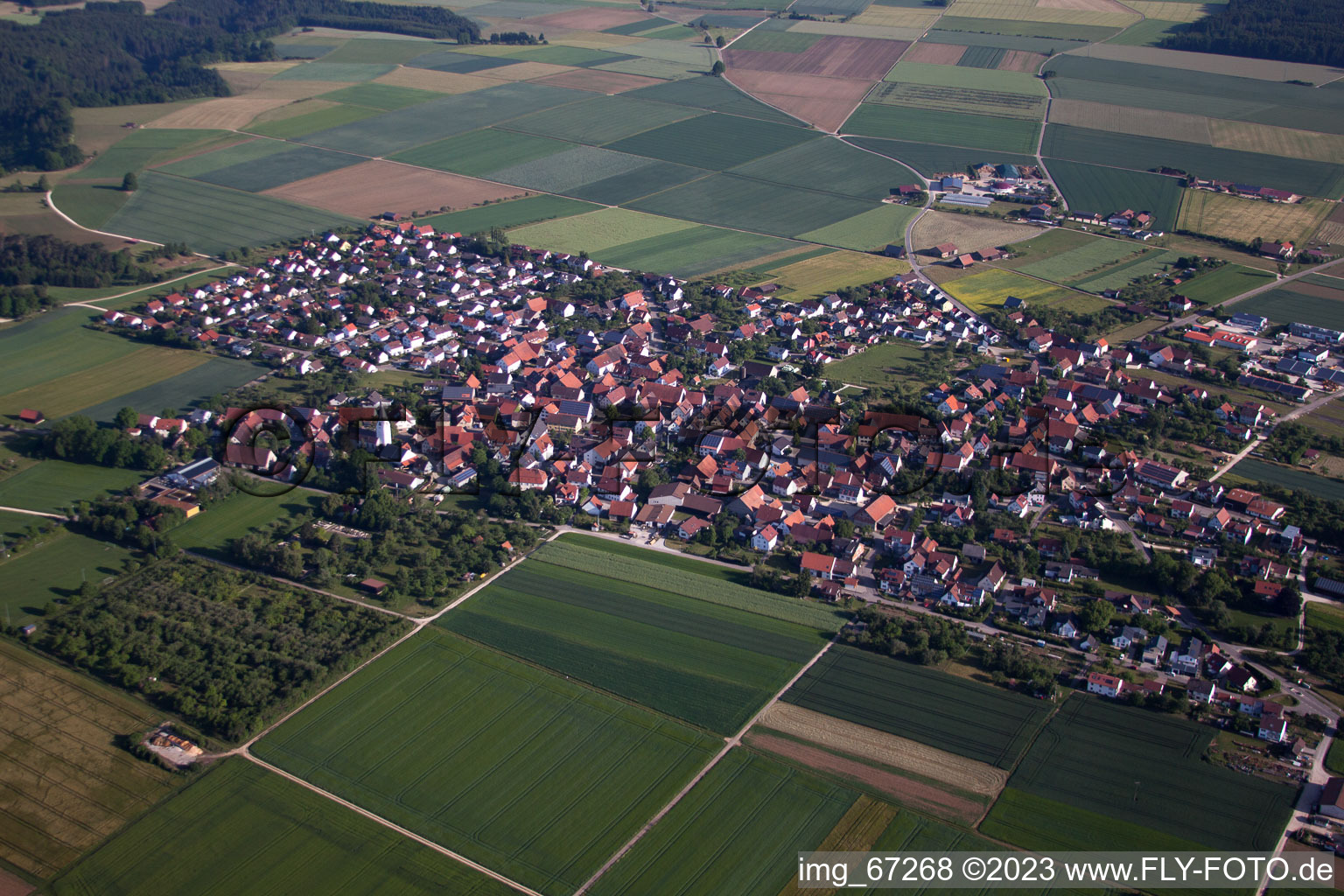 Vue aérienne de Hohenstein dans le département Bade-Wurtemberg, Allemagne