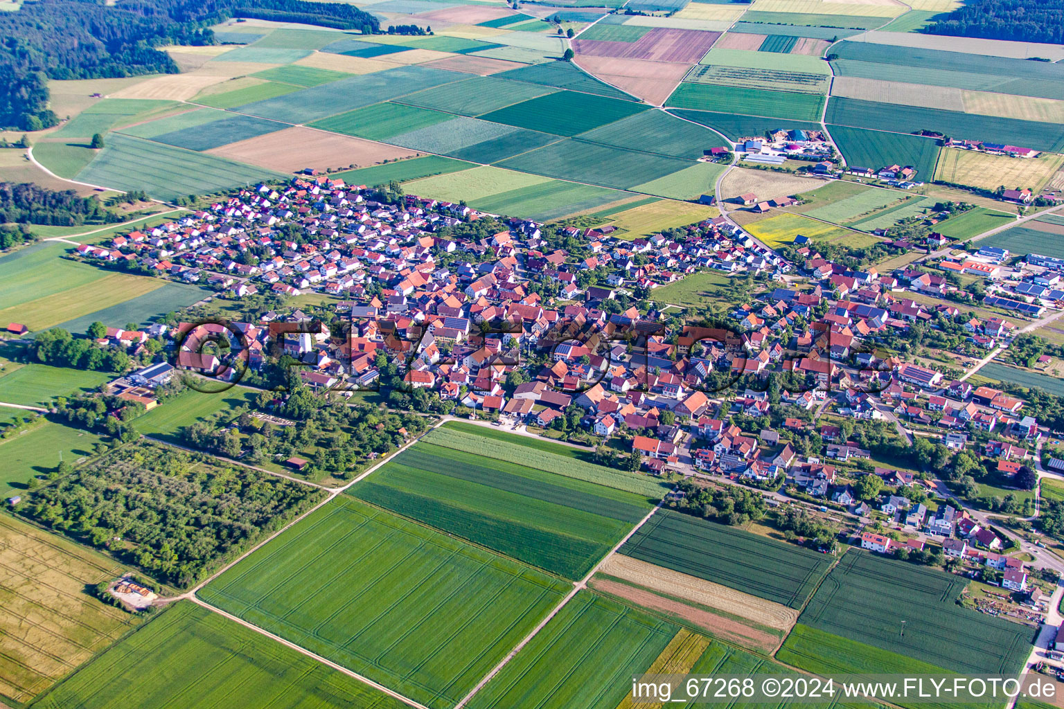 Vue aérienne de Du sud-est à le quartier Bermaringen in Blaustein dans le département Bade-Wurtemberg, Allemagne