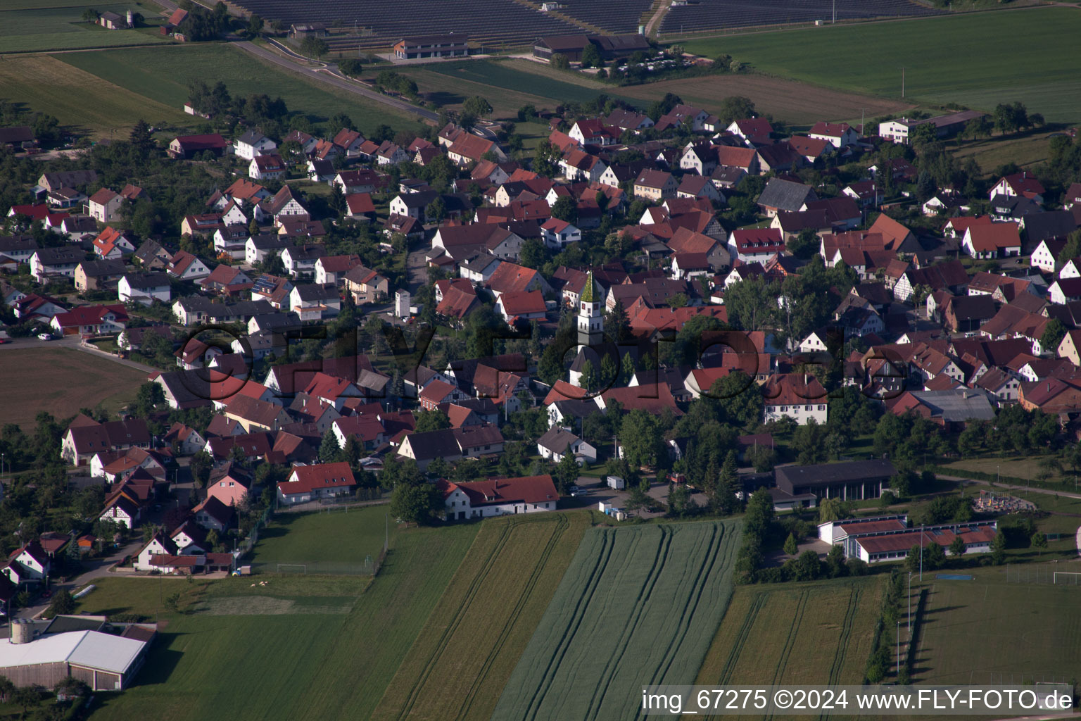 Vue oblique de Vue des rues et des maisons des quartiers résidentiels à le quartier Asch in Blaubeuren dans le département Bade-Wurtemberg, Allemagne