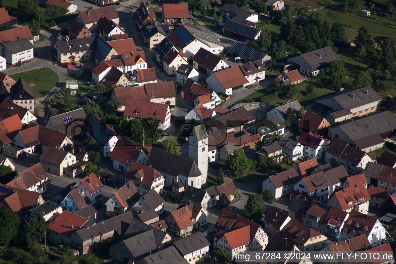 Vue aérienne de Vue sur le village à Berghülen dans le département Bade-Wurtemberg, Allemagne