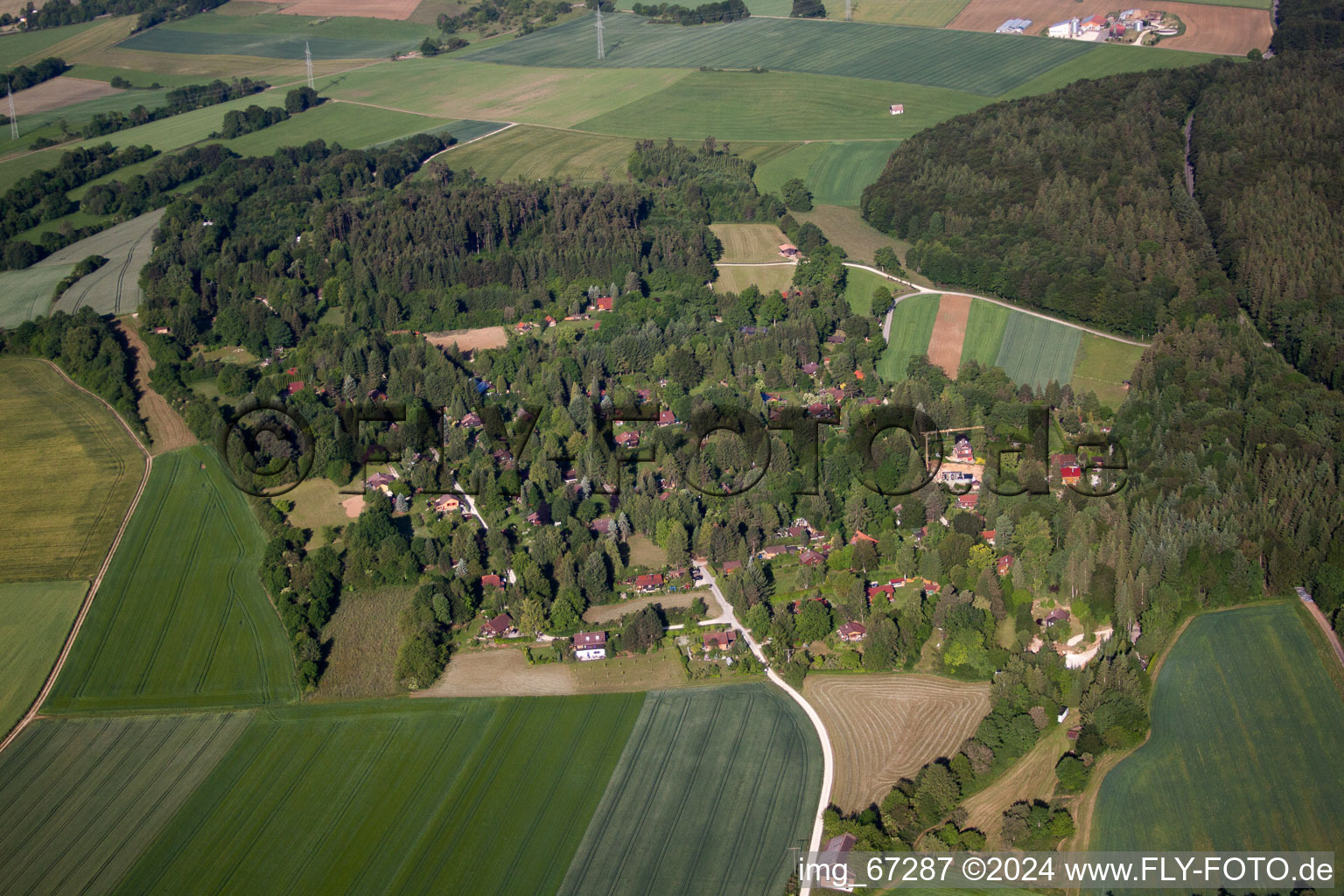 Vue aérienne de Berghülen dans le département Bade-Wurtemberg, Allemagne