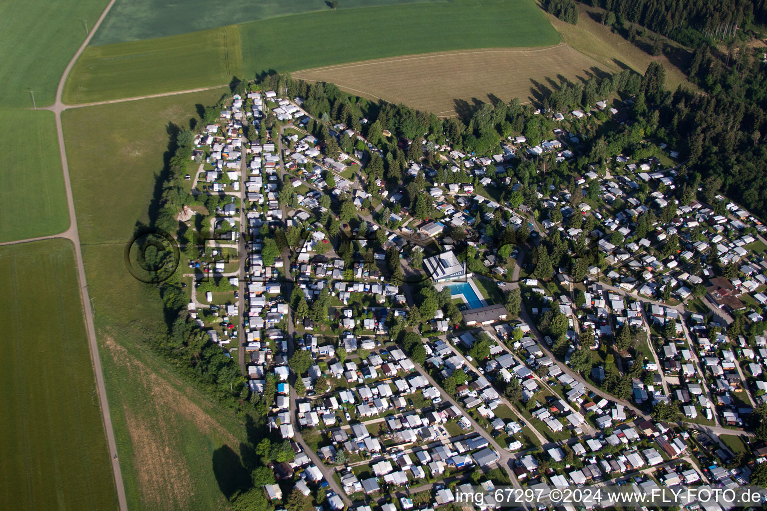 Photographie aérienne de Caravanes et tentes - camping - et camping Camping Heidehof à le quartier Machtolsheim in Laichingen dans le département Bade-Wurtemberg, Allemagne