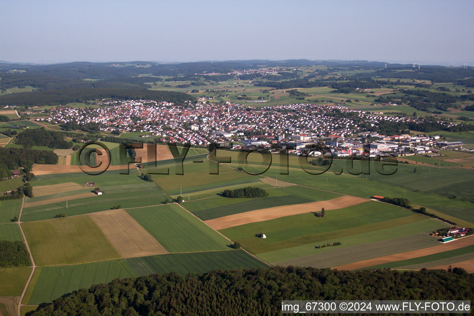 Vue aérienne de Champs agricoles et surfaces utilisables à Laichingen dans le département Bade-Wurtemberg, Allemagne