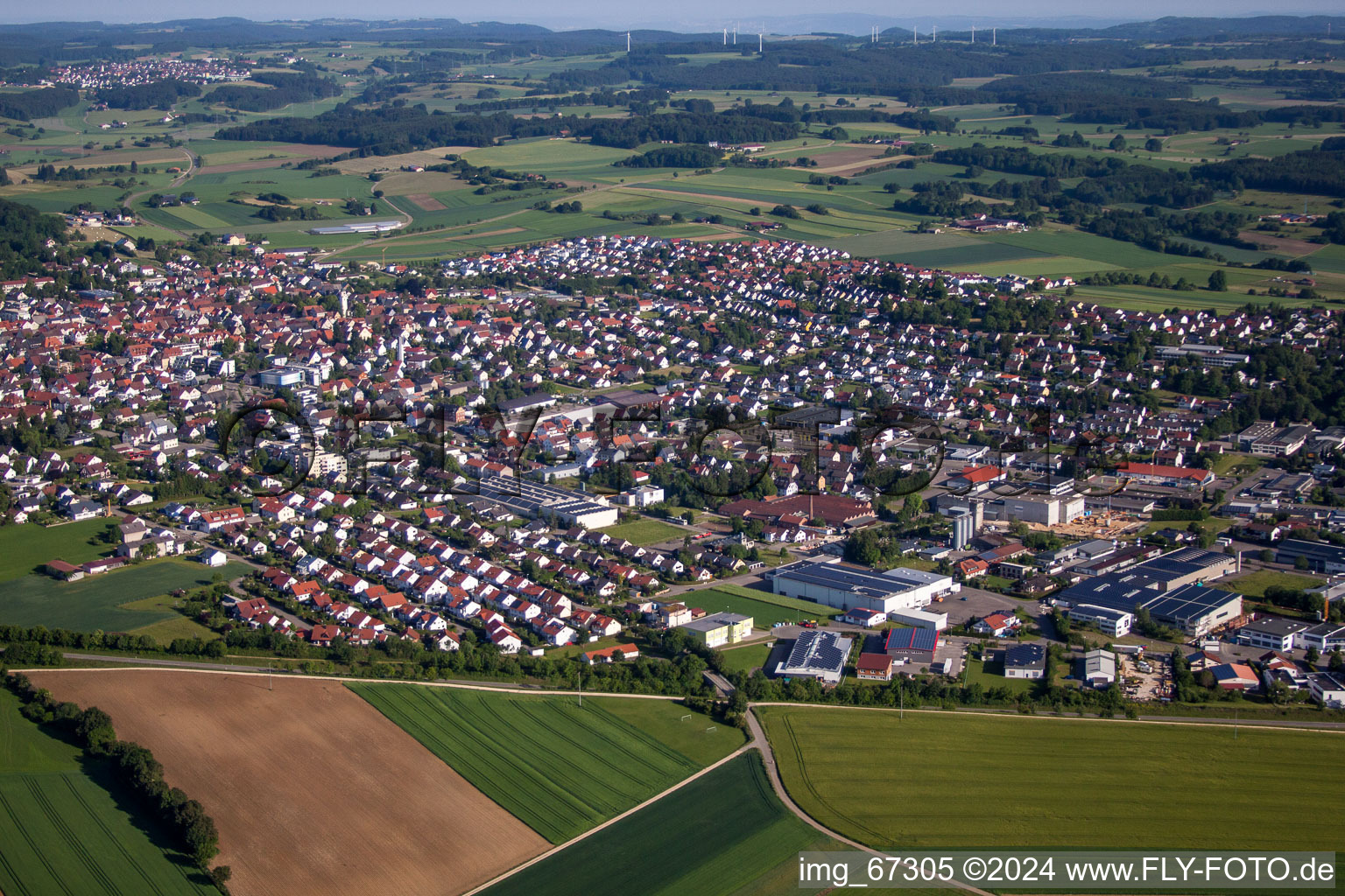 Vue aérienne de Champs agricoles et surfaces utilisables à Laichingen dans le département Bade-Wurtemberg, Allemagne