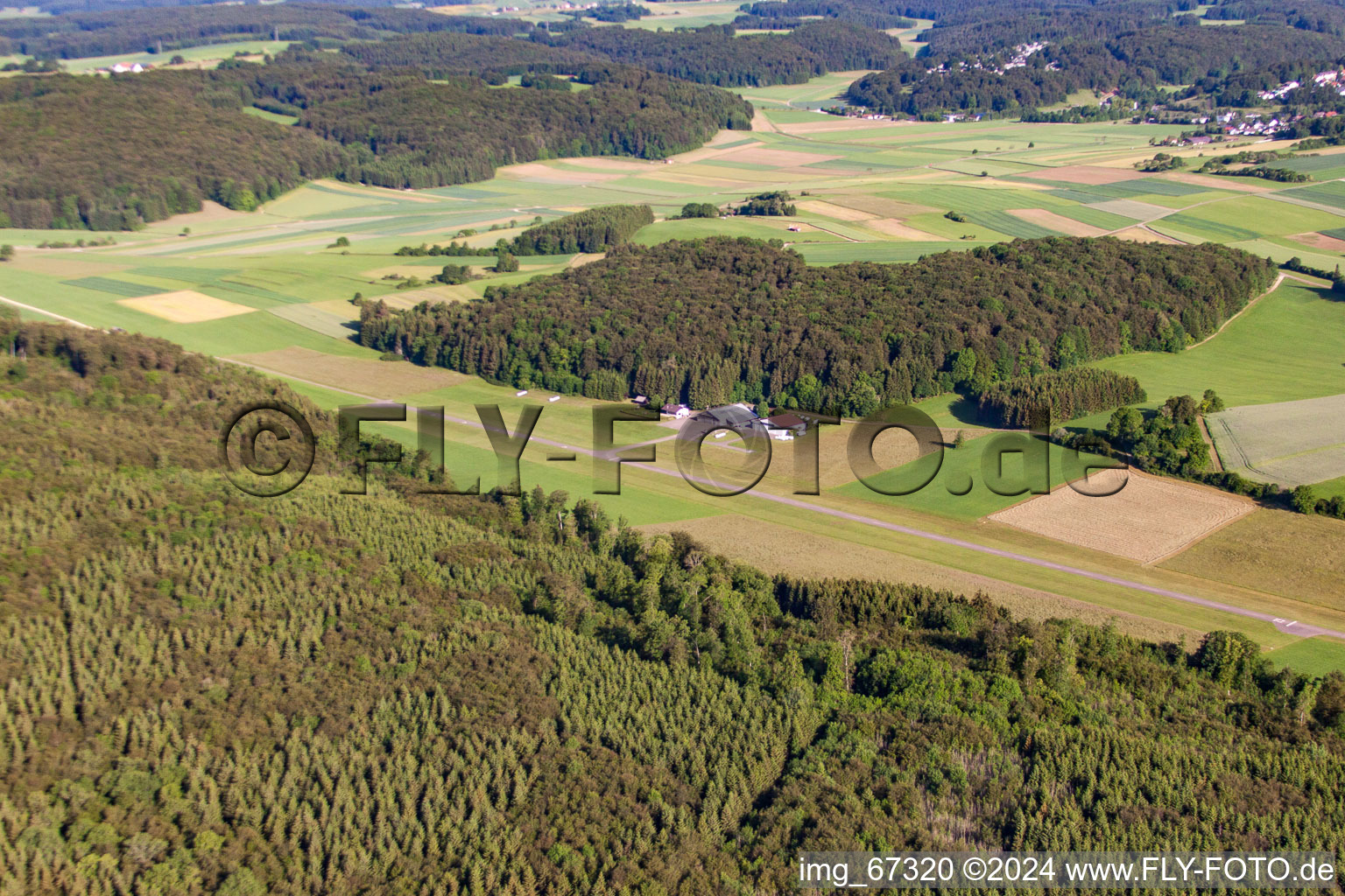 Vue aérienne de Aérodrome de planeurs à Laichingen dans le département Bade-Wurtemberg, Allemagne