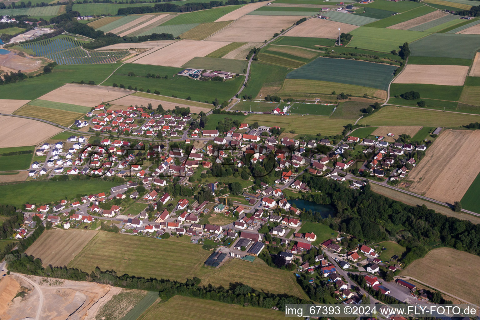 Vue aérienne de Champs agricoles et surfaces utilisables à Alberweiler dans le département Bade-Wurtemberg, Allemagne
