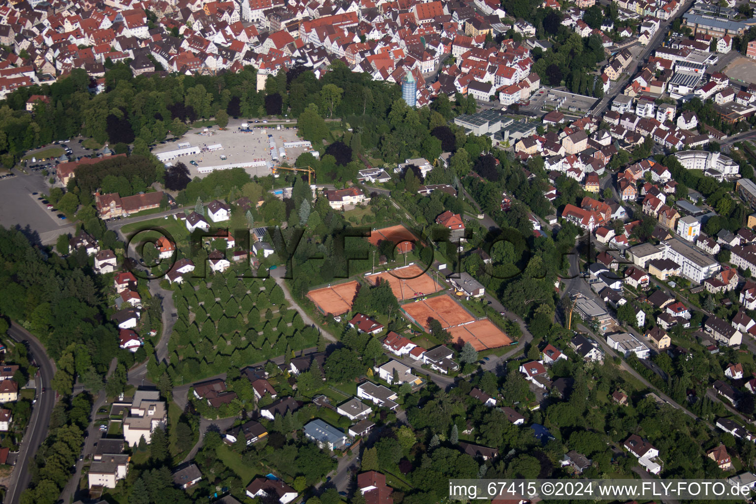 Vue oblique de Vue des rues et des maisons des quartiers résidentiels à Biberach an der Riß dans le département Bade-Wurtemberg, Allemagne