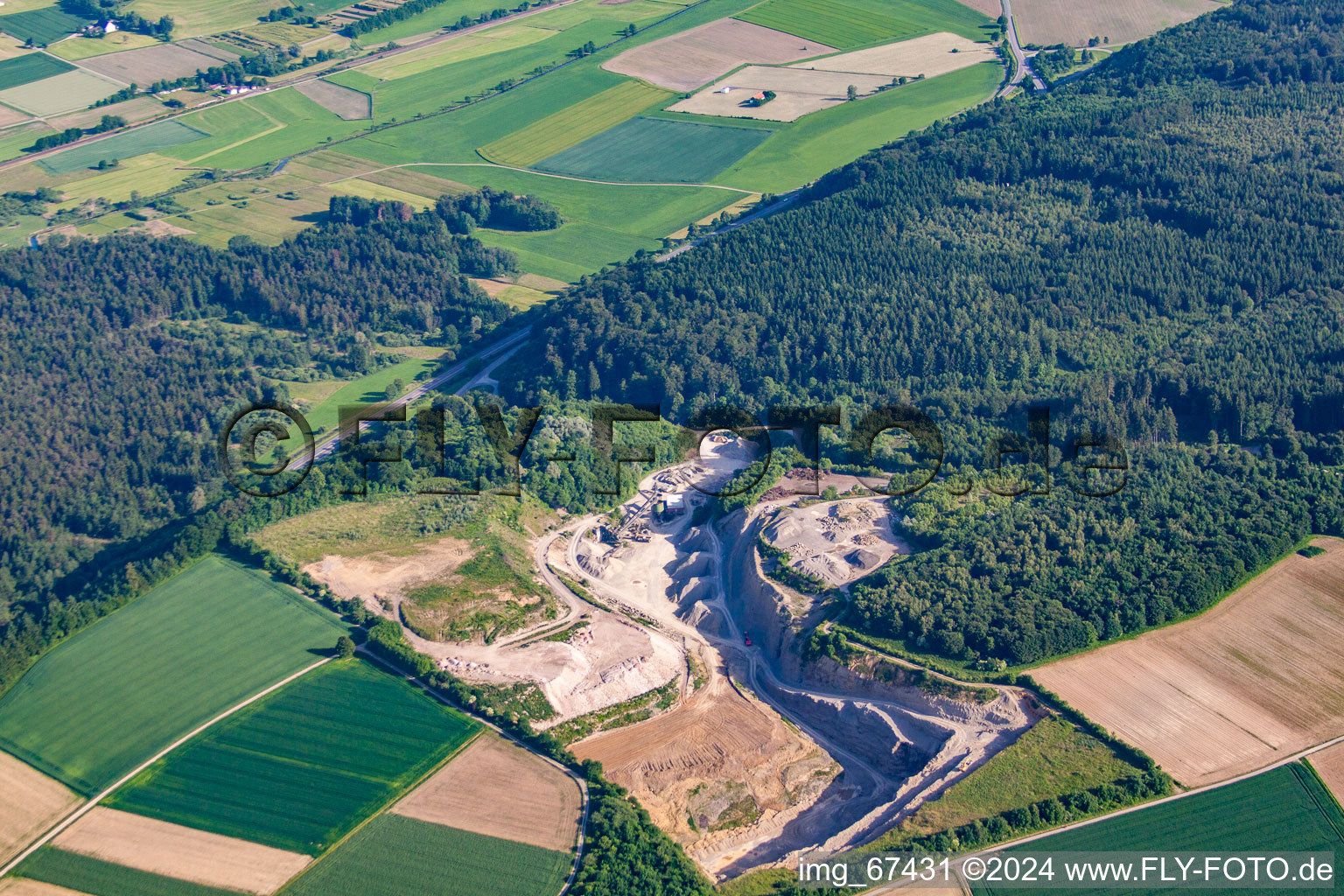 Vue aérienne de Travaux de gravier KSV Rißegg à le quartier Rißegg in Biberach an der Riß dans le département Bade-Wurtemberg, Allemagne