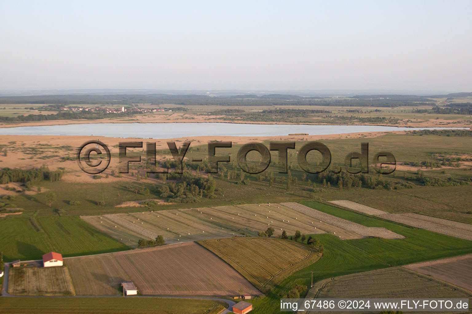 Vue d'oiseau de Alleshausen dans le département Bade-Wurtemberg, Allemagne