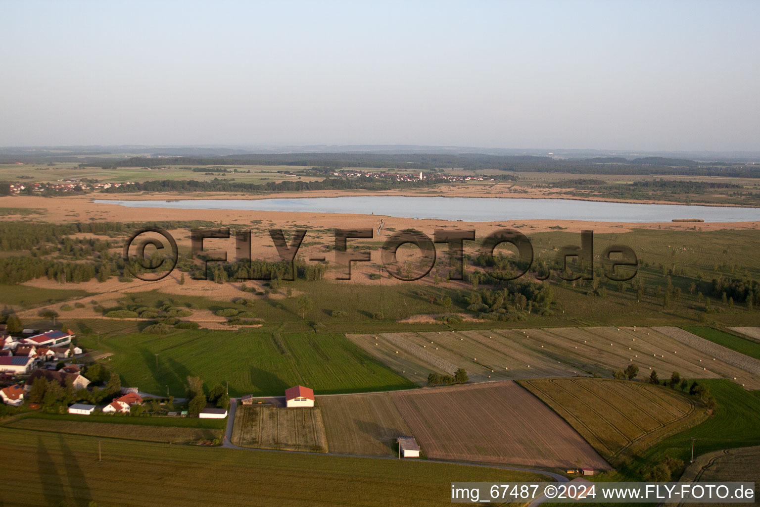 Alleshausen dans le département Bade-Wurtemberg, Allemagne vue d'en haut