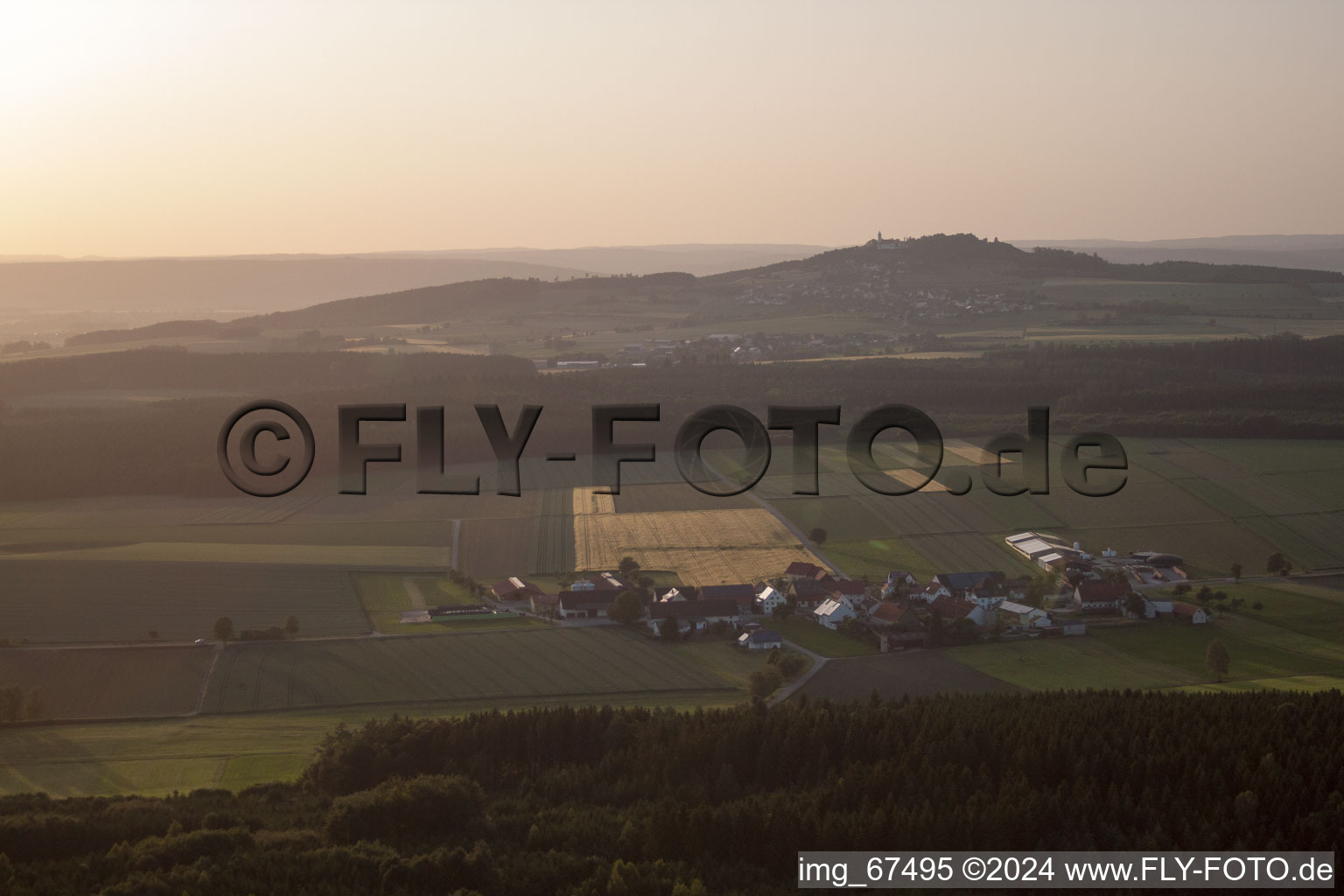 Vue aérienne de Avec les bus à Bischmannshausen dans le département Bade-Wurtemberg, Allemagne