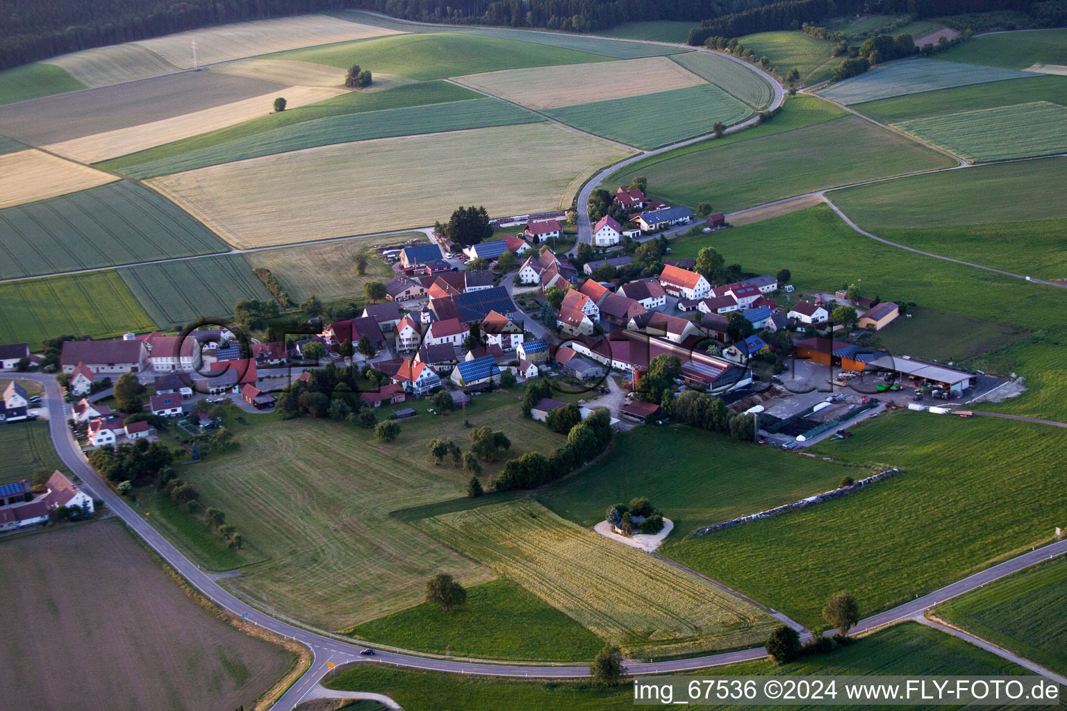 Vue aérienne de Du sud à le quartier Dietelhofen in Unlingen dans le département Bade-Wurtemberg, Allemagne